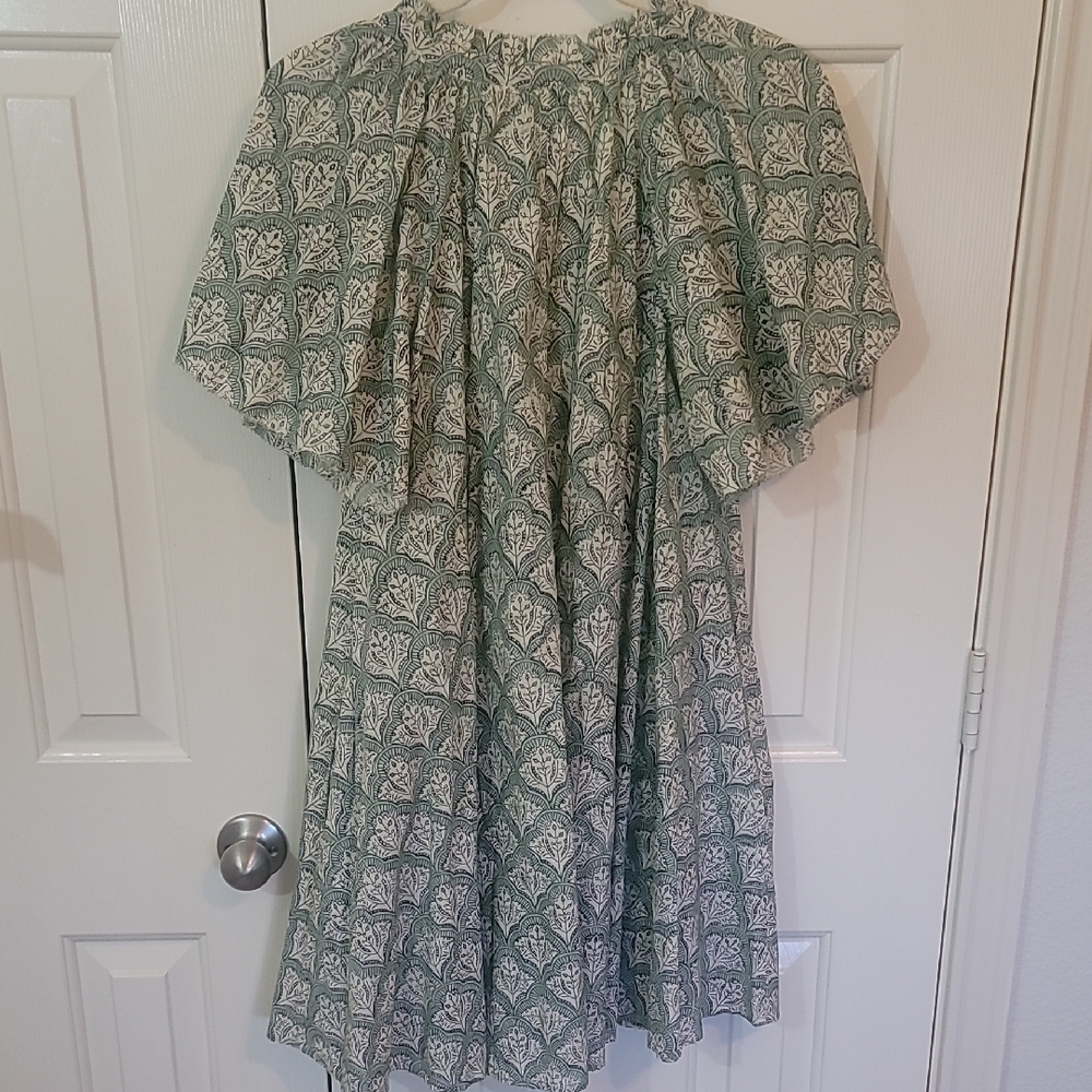 Roller Rabbit Green And White Leaf Pattern Blouse - image 8